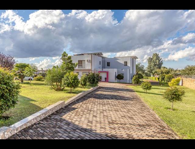 7 BEDROOM HOUSE FOR SALE IN CHANCLIFF